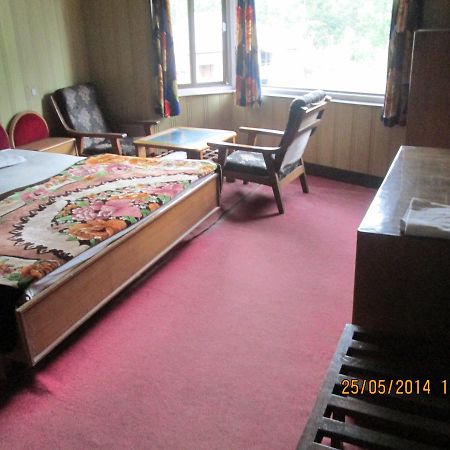 Pandey Lodge Buin Buitenkant foto