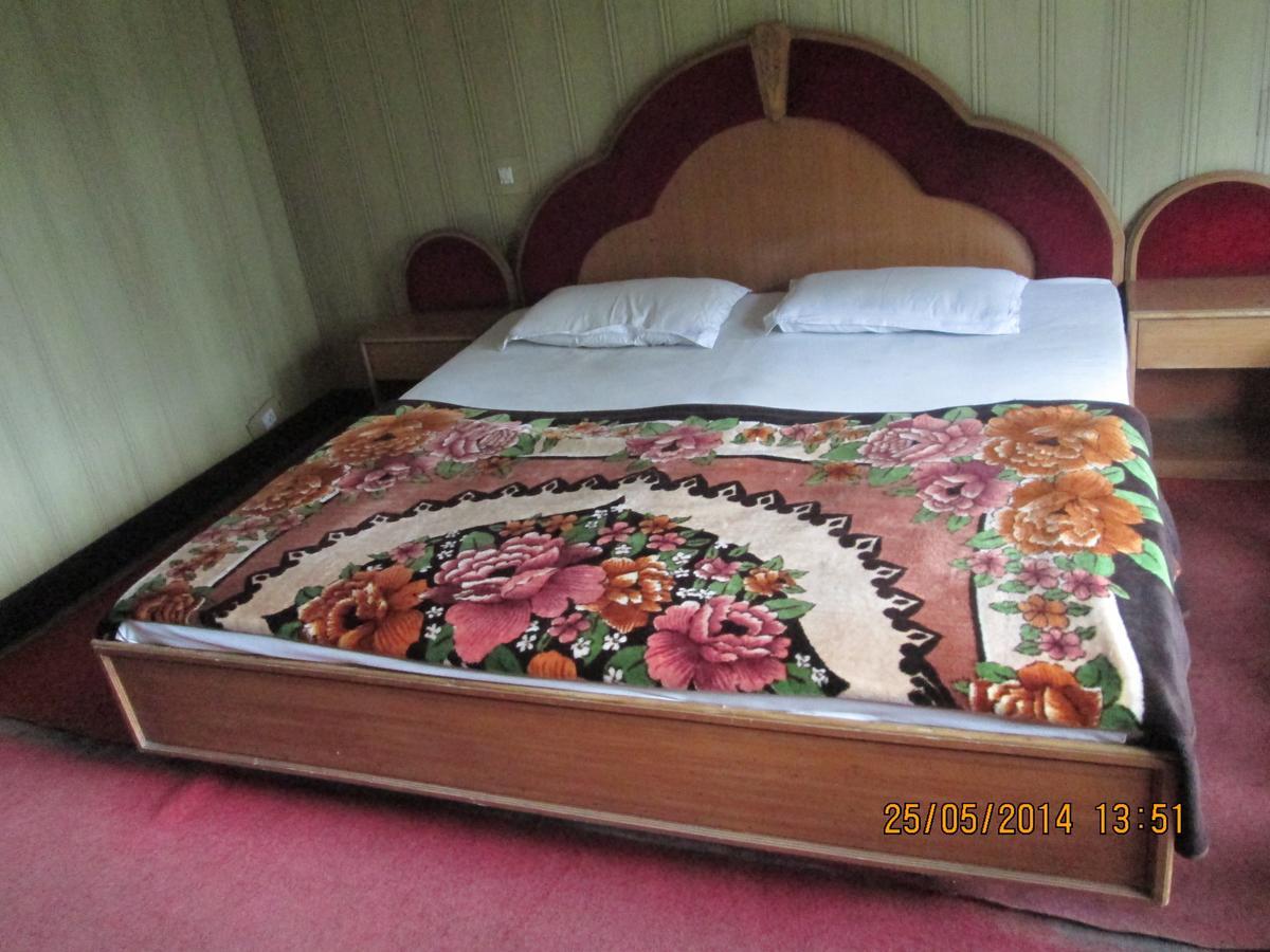 Pandey Lodge Buin Kamer foto