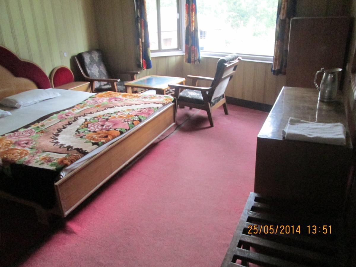 Pandey Lodge Buin Buitenkant foto